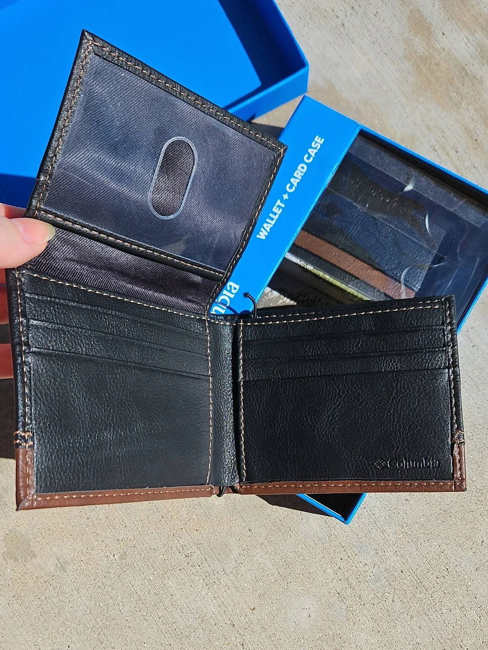 Columbia Leather Wallet And Card Case